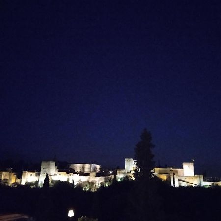 グラナダBonito Ap Centrico Patio Wifi Parking Gratis.アパートメント エクステリア 写真